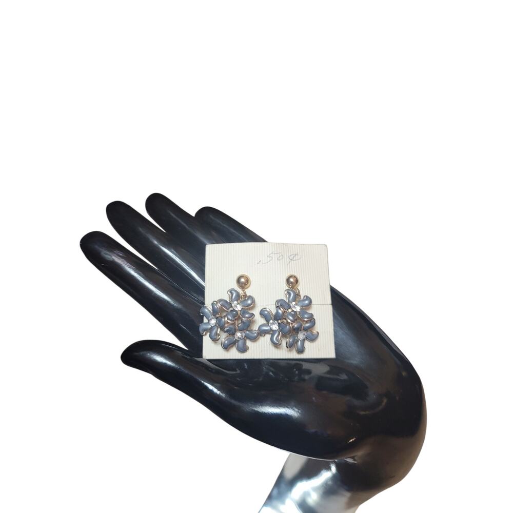 Vtg blue enamel screw back earrings